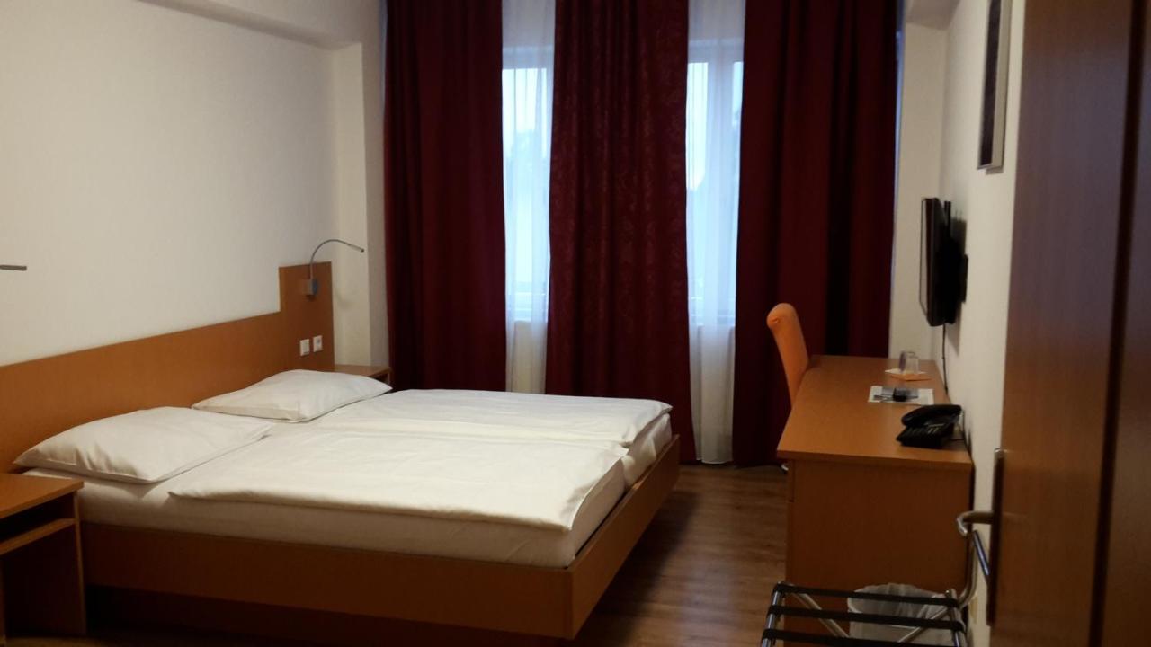 Hotel - Restaurant Martinihof Neudorfl Eksteriør billede